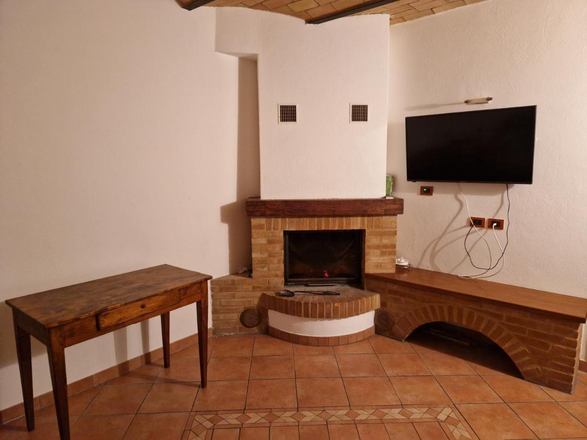 Agriturismo Montepinci 蒙塔尔奇诺 外观 照片