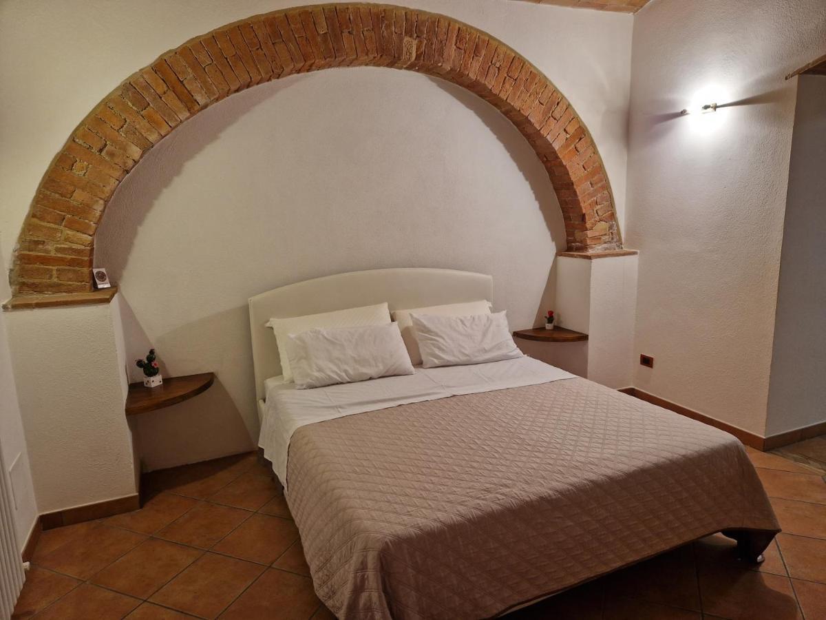 Agriturismo Montepinci 蒙塔尔奇诺 外观 照片
